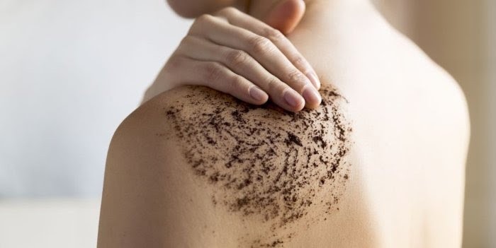 Tẩy da chết là một cách khắc phục bị ngứa sau khi triệt lông vĩnh viễn